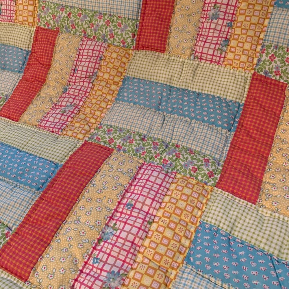 Patch Design Colorful quilt - Picture 2 of 7